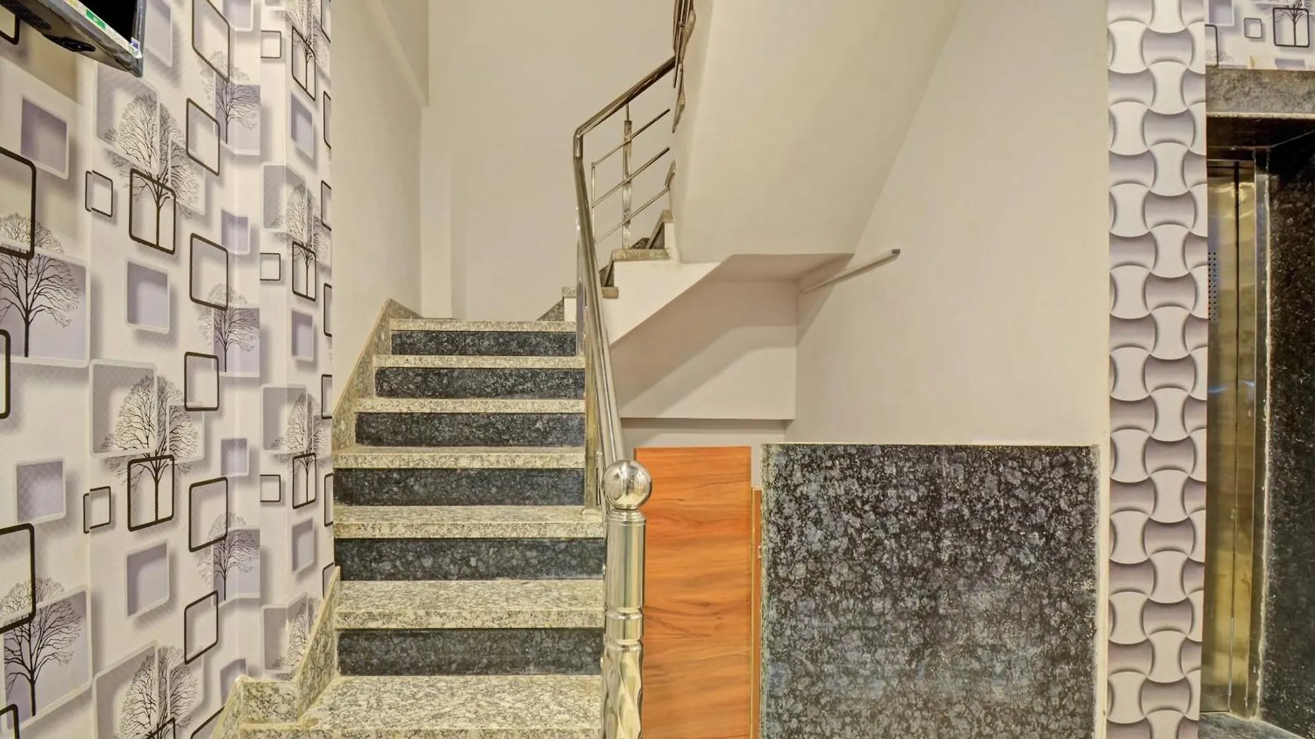 Hotel O Silver Valley Удайпур